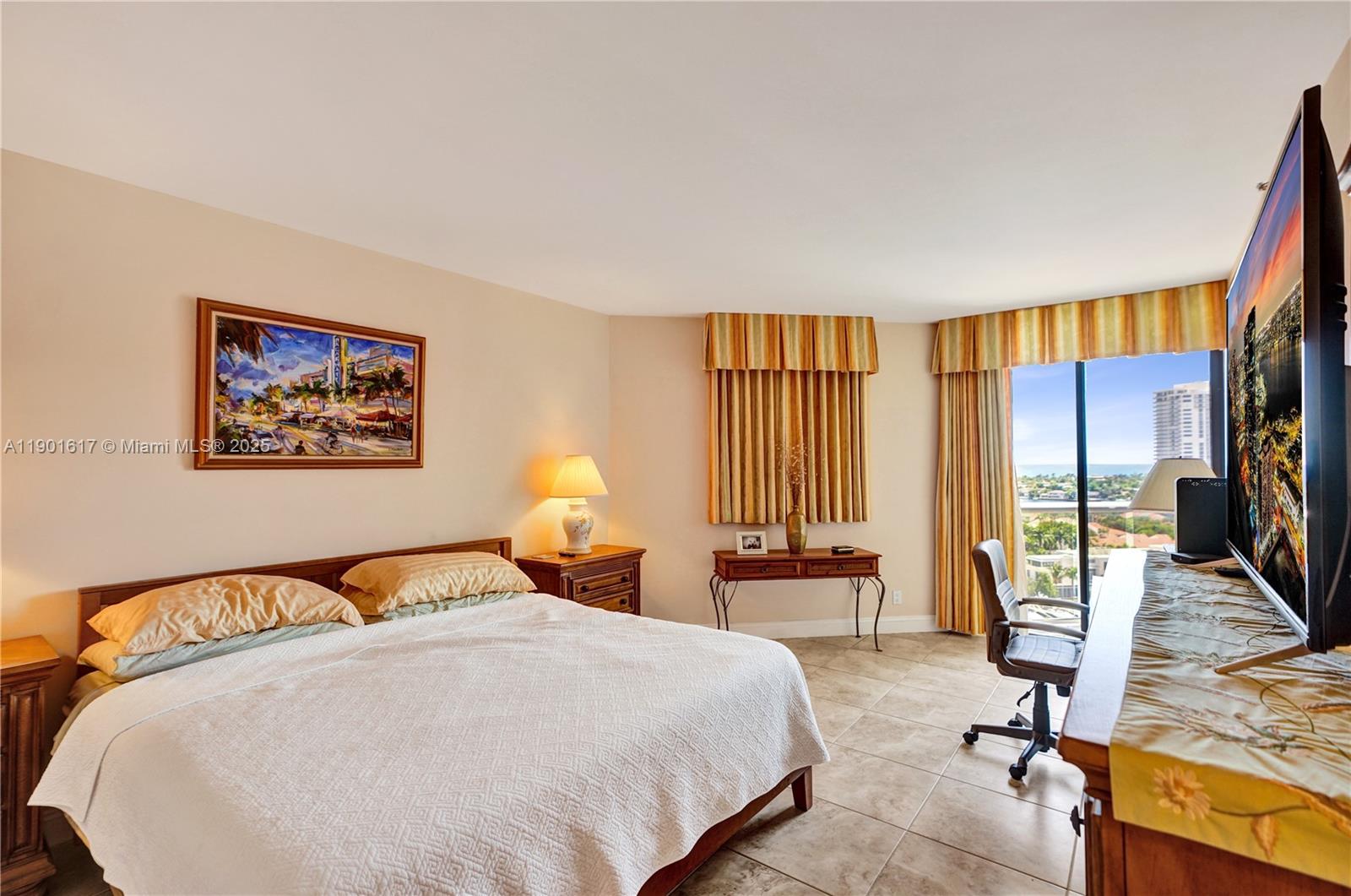 3610 Yacht Club Dr Unit: PH07