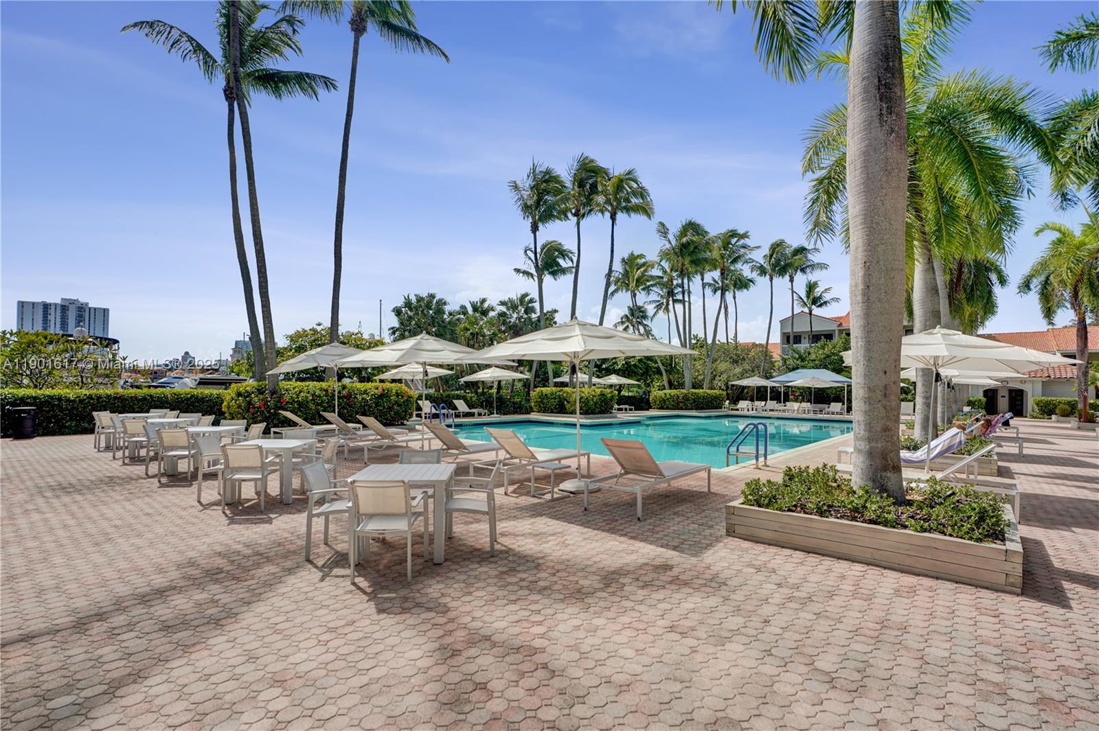 3610 Yacht Club Dr Unit: PH07