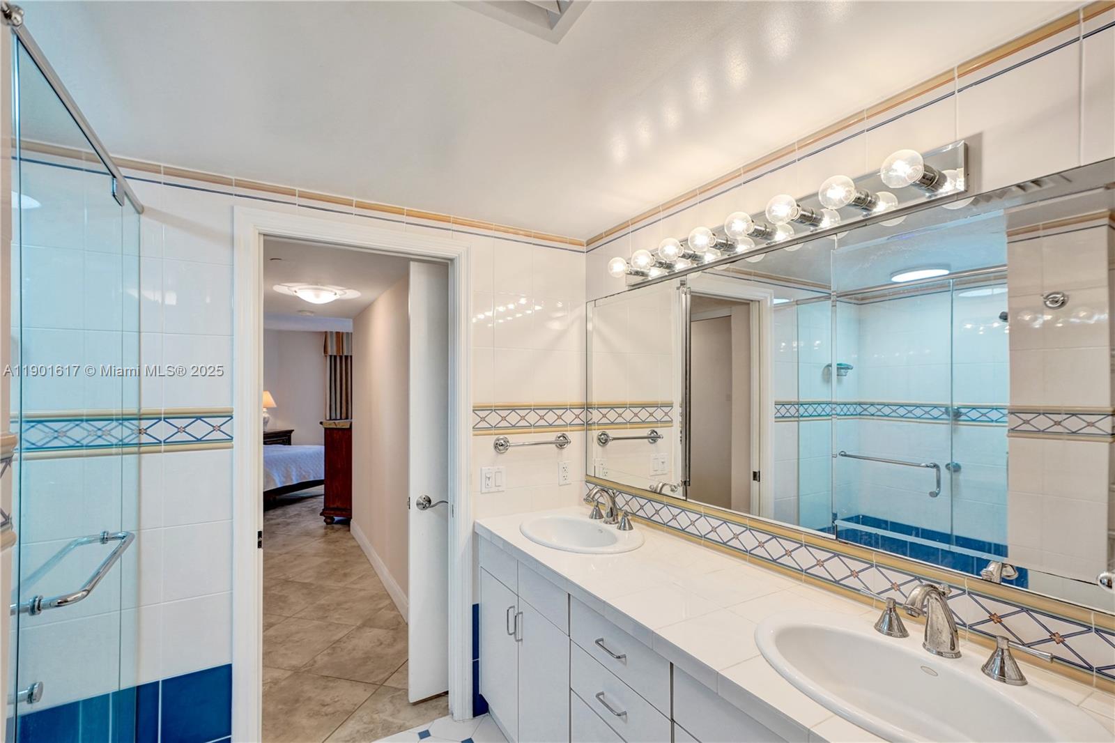 3610 Yacht Club Dr Unit: PH07