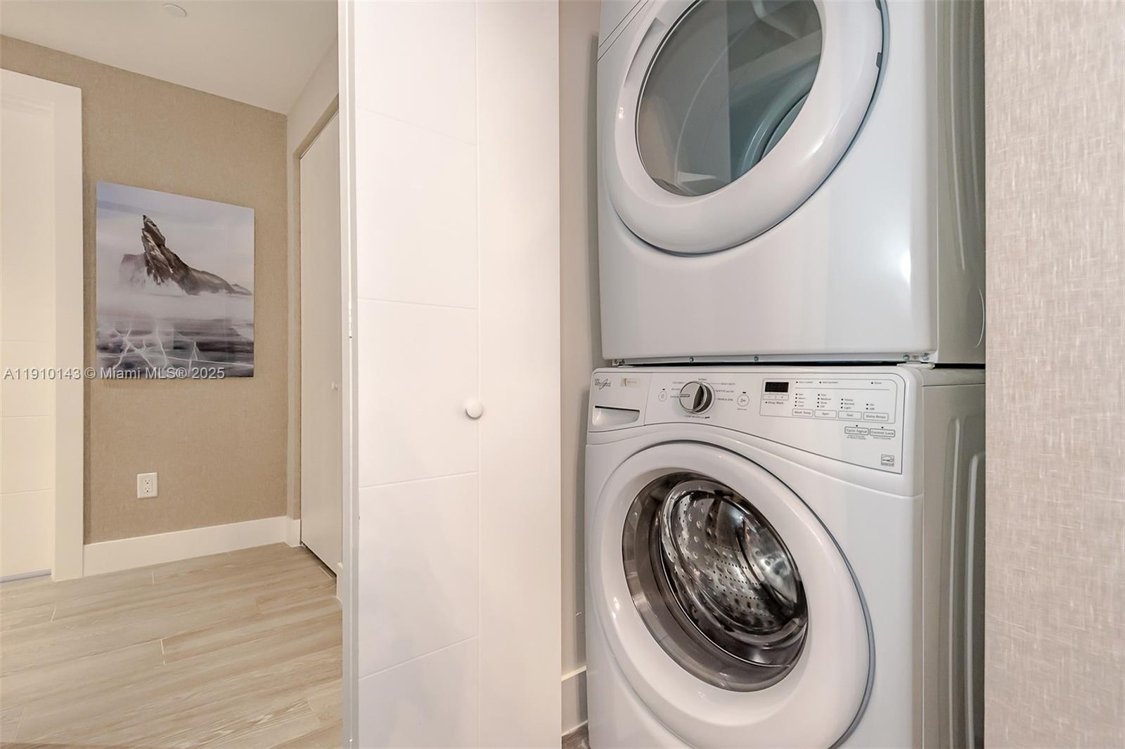 2960 NE 207th St # 1112