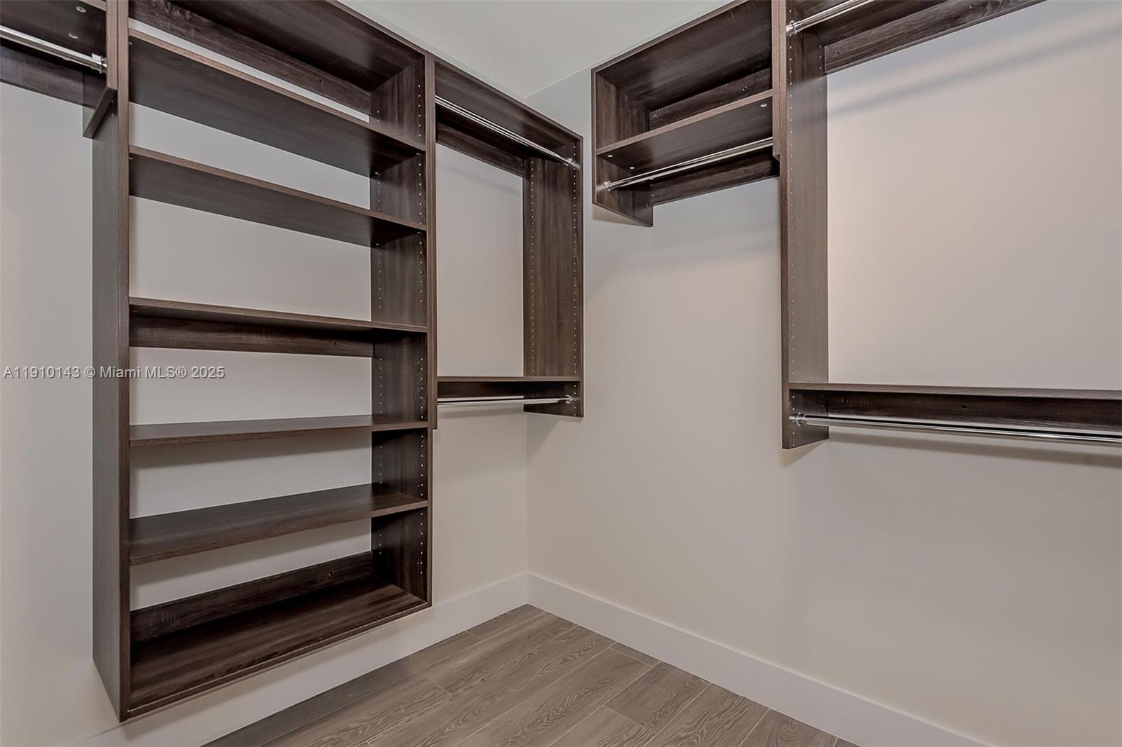 2960 NE 207th St # 1112