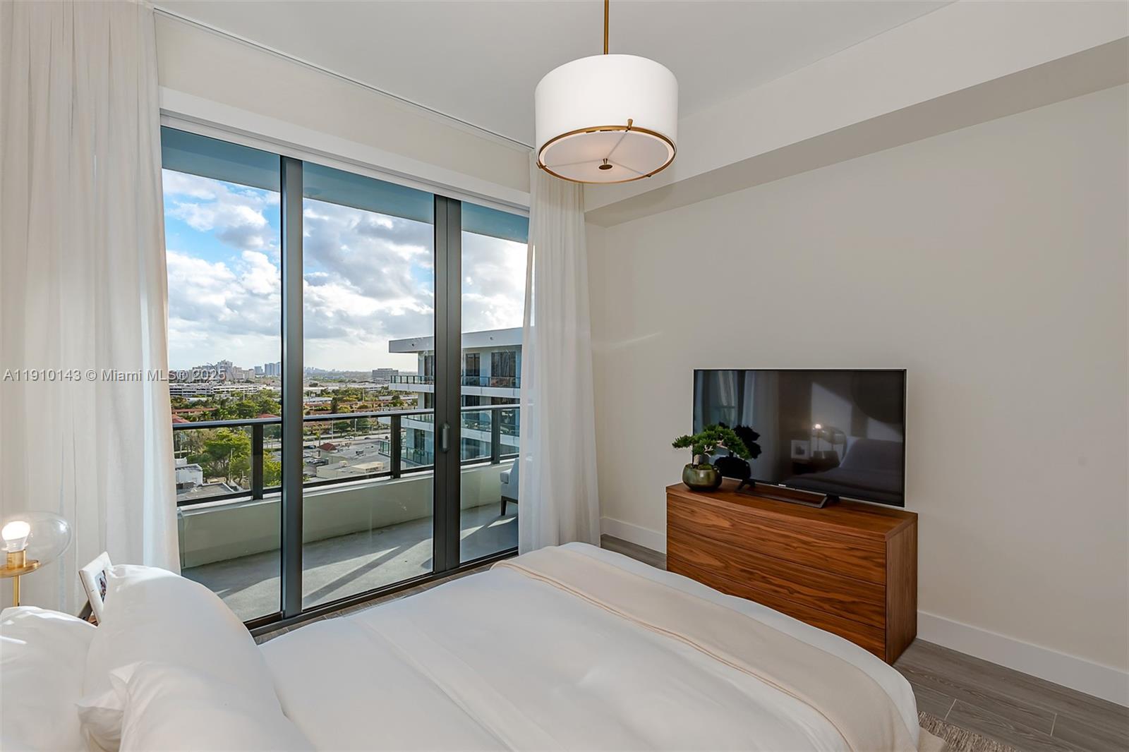 2960 NE 207th St # 1112