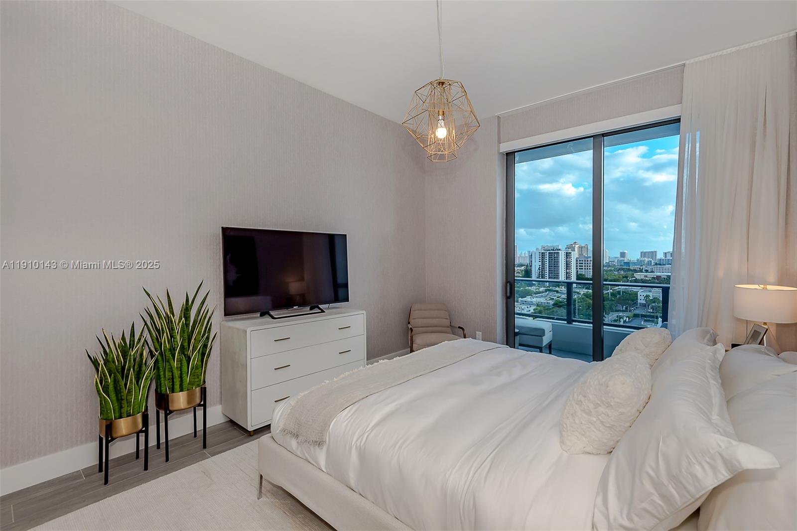 2960 NE 207th St # 1112