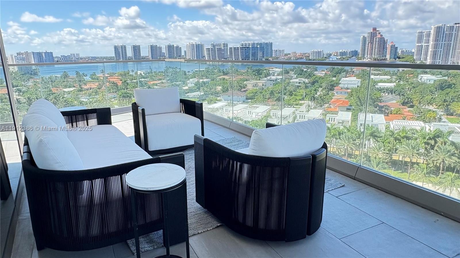 18975 Collins Ave # 905