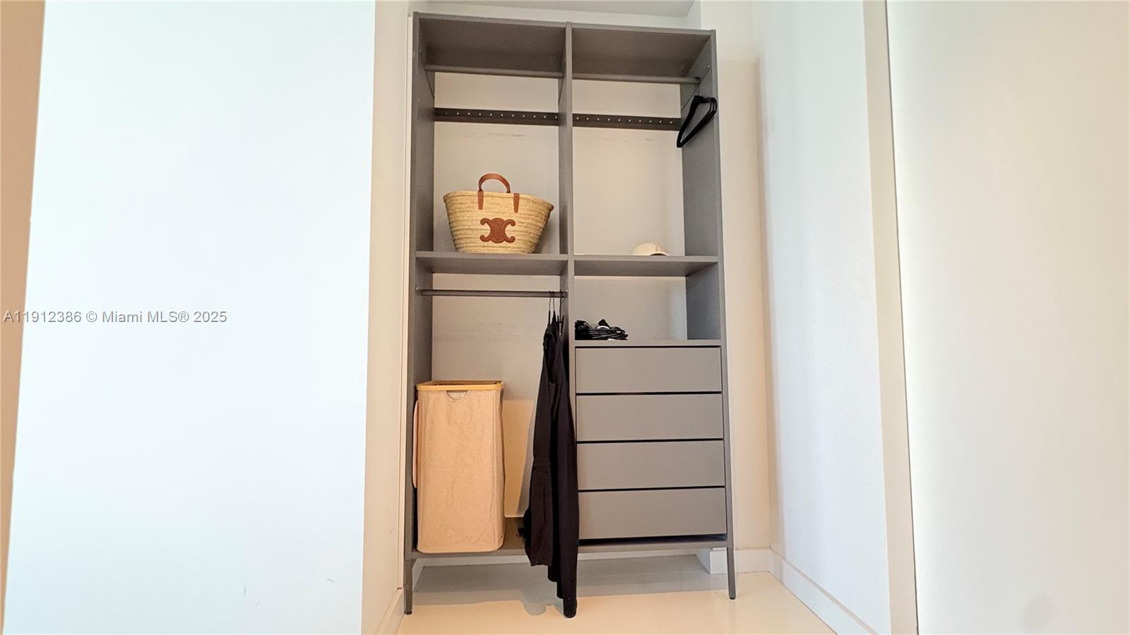 18975 Collins Ave # 905