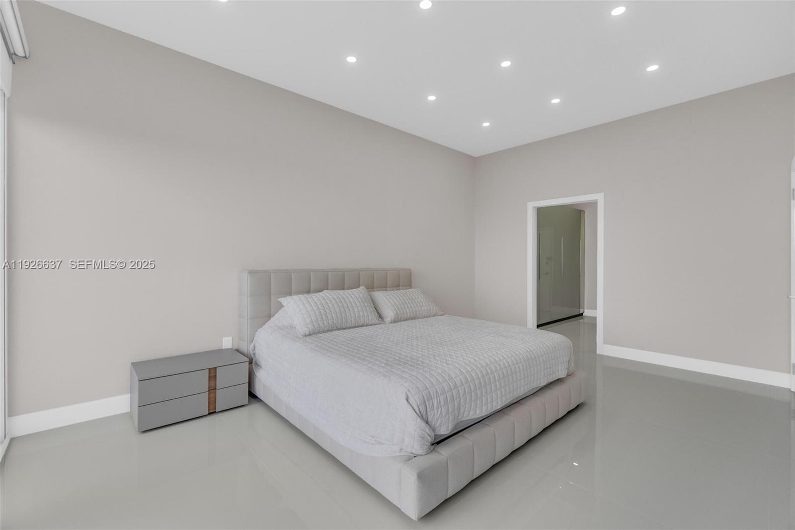 18011 Biscayne Blvd Unit: PH04