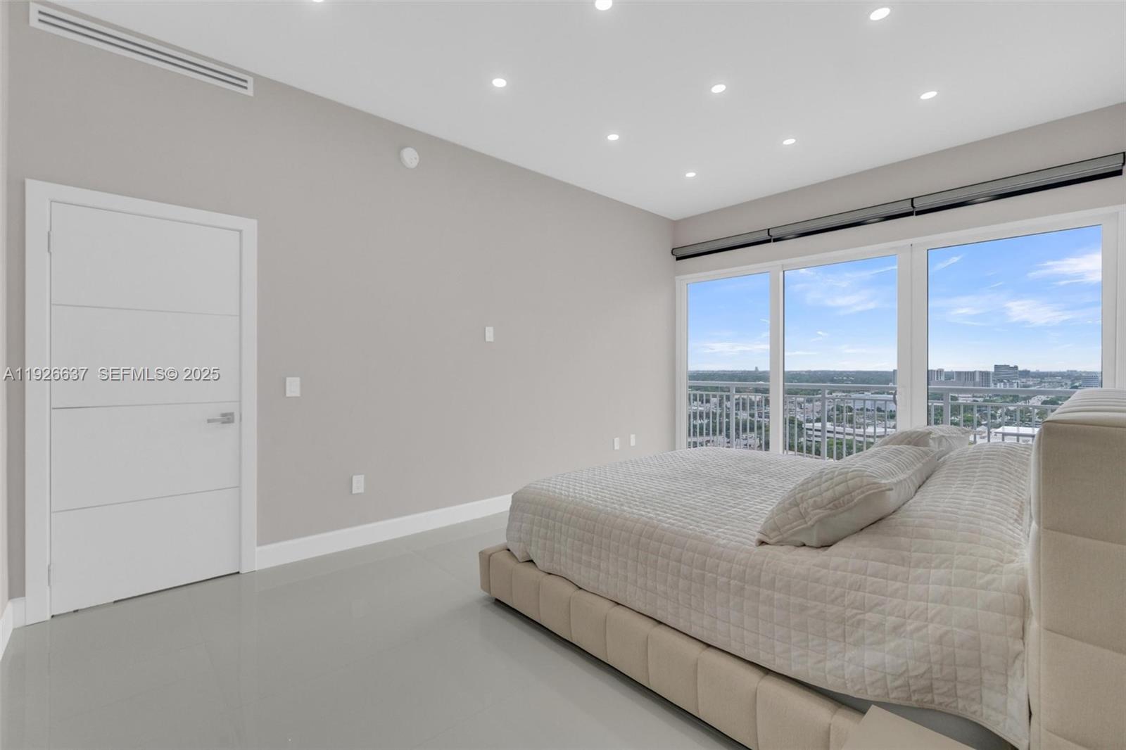 18011 Biscayne Blvd Unit: PH04