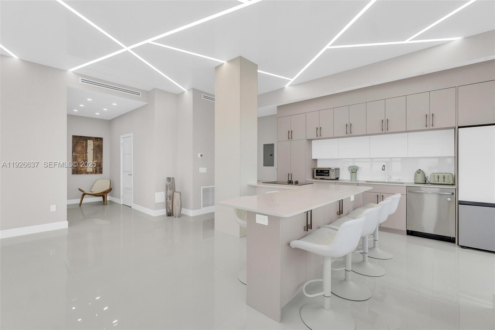 18011 Biscayne Blvd Unit: PH04