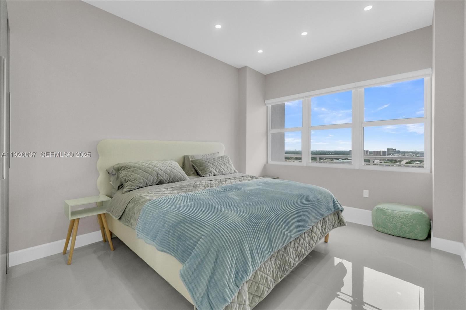 18011 Biscayne Blvd Unit: PH04