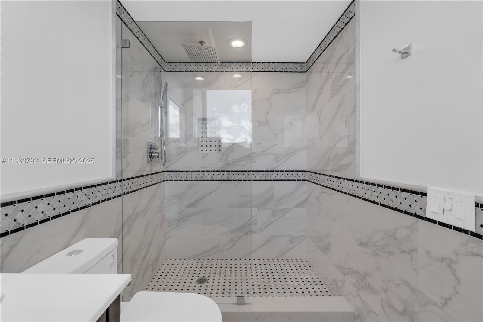 19111 Collins Ave # 1607