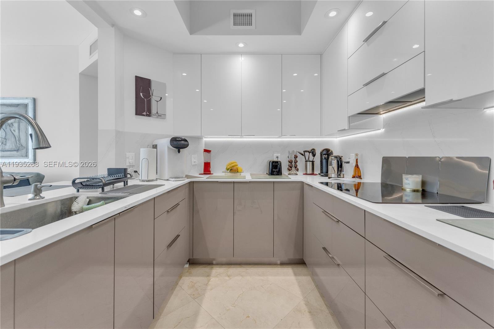 3101 S Ocean Dr # 606