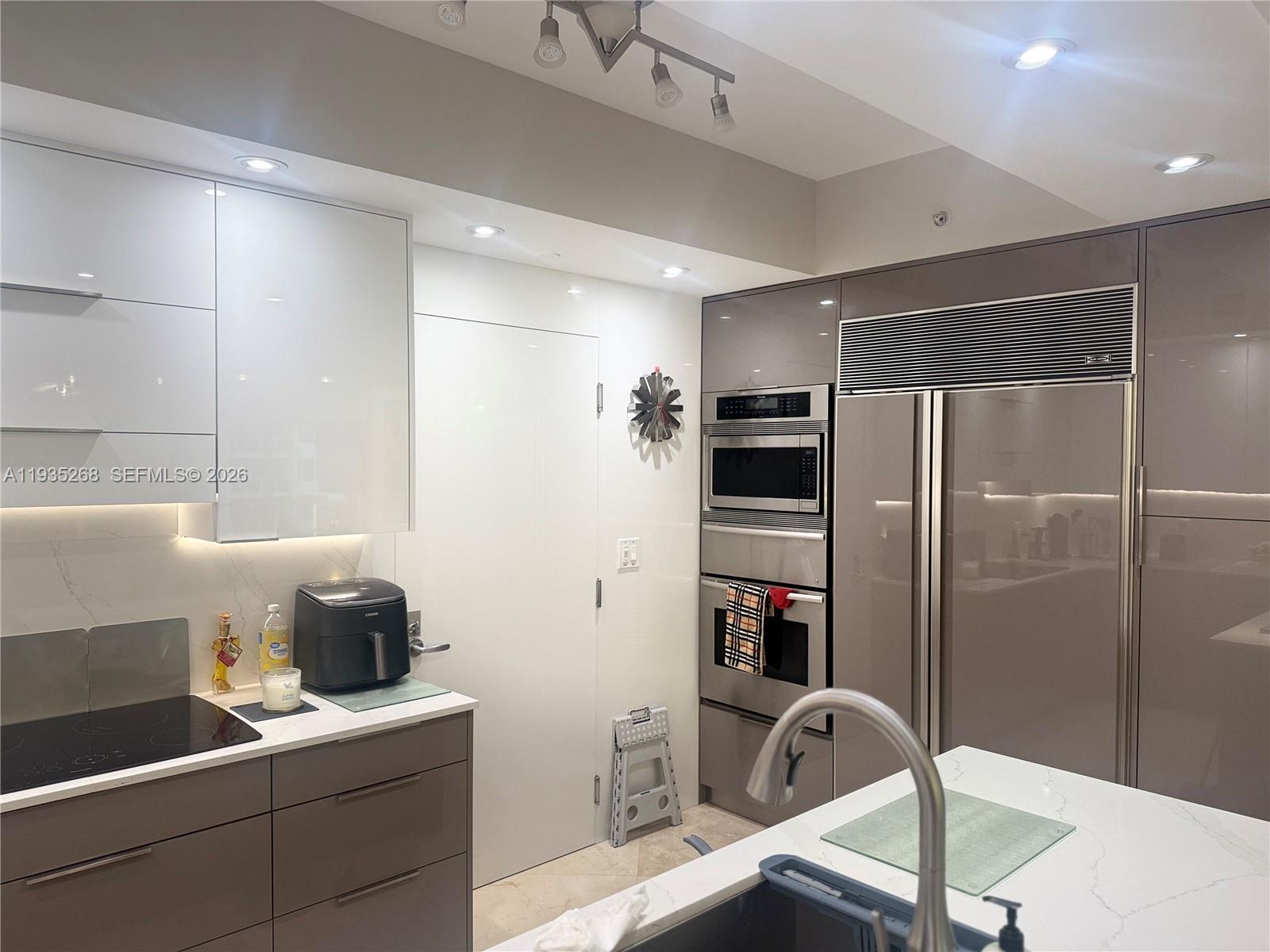 3101 S Ocean Dr # 606