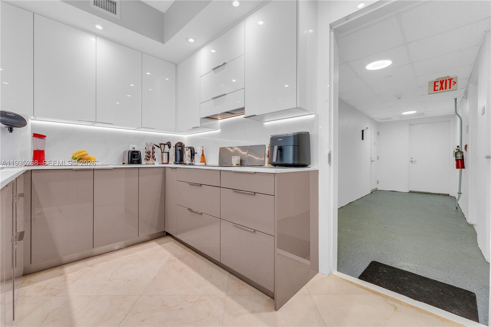 3101 S Ocean Dr # 606