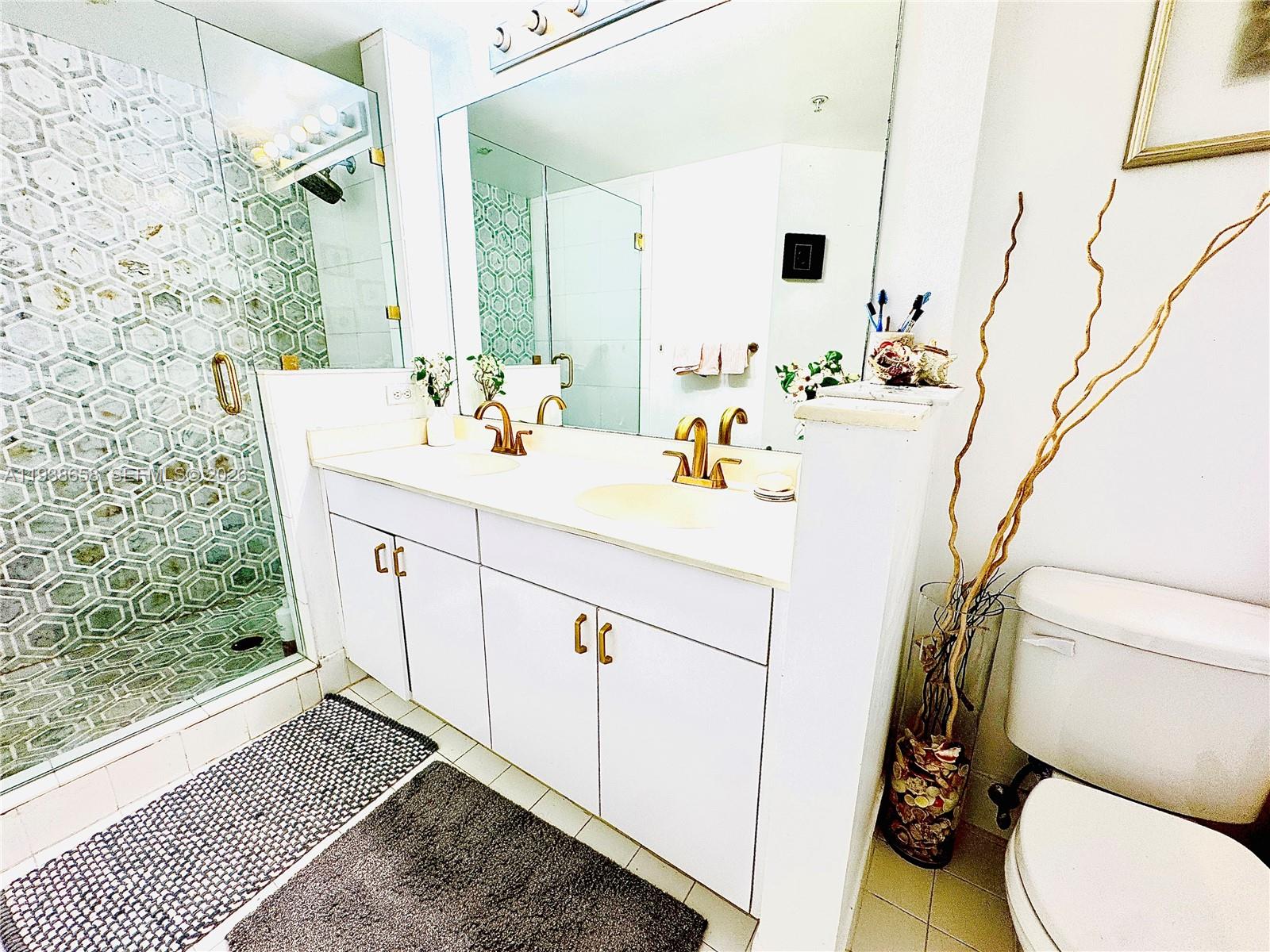 17150 N Bay Rd # 2412