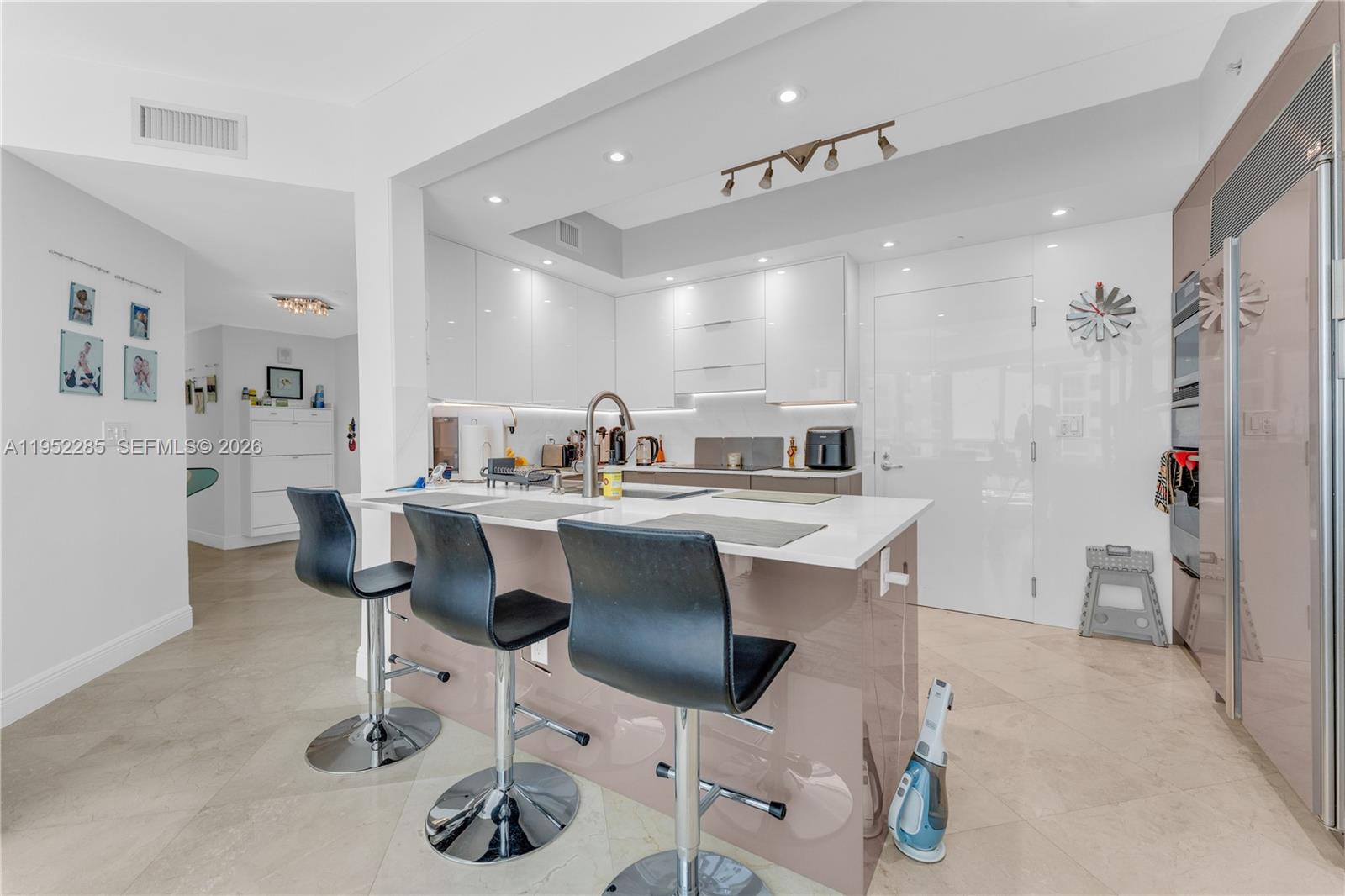 3101 S Ocean Dr # 606