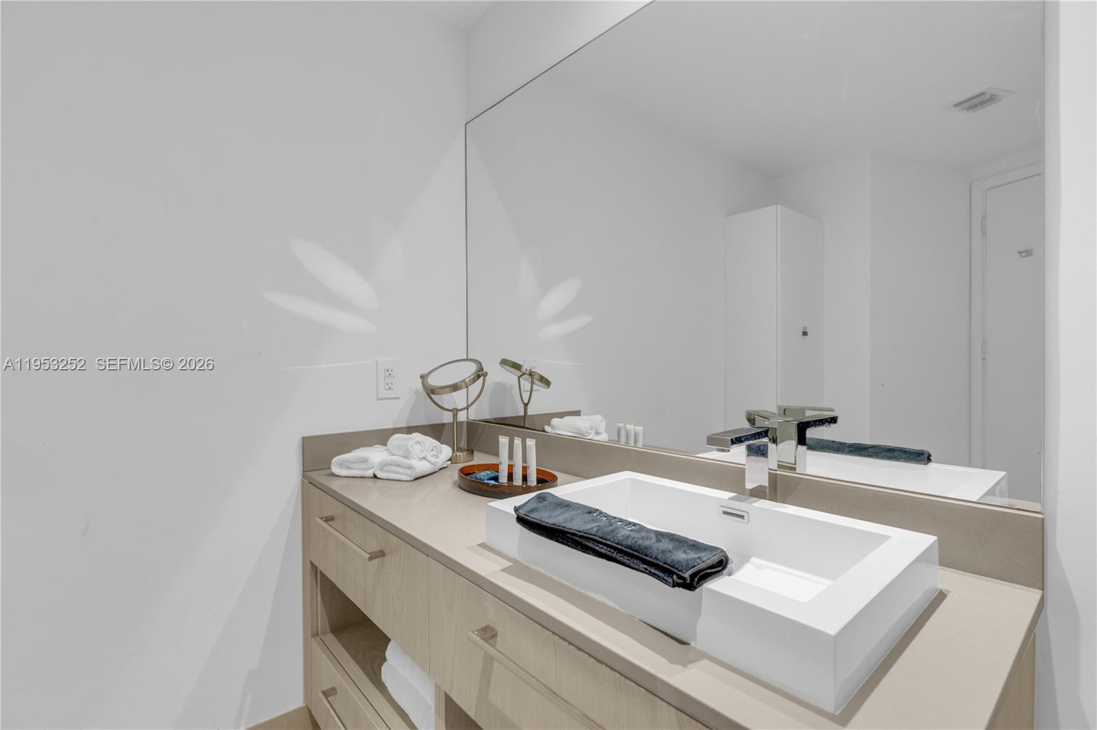 4111 S Ocean Dr # 1507