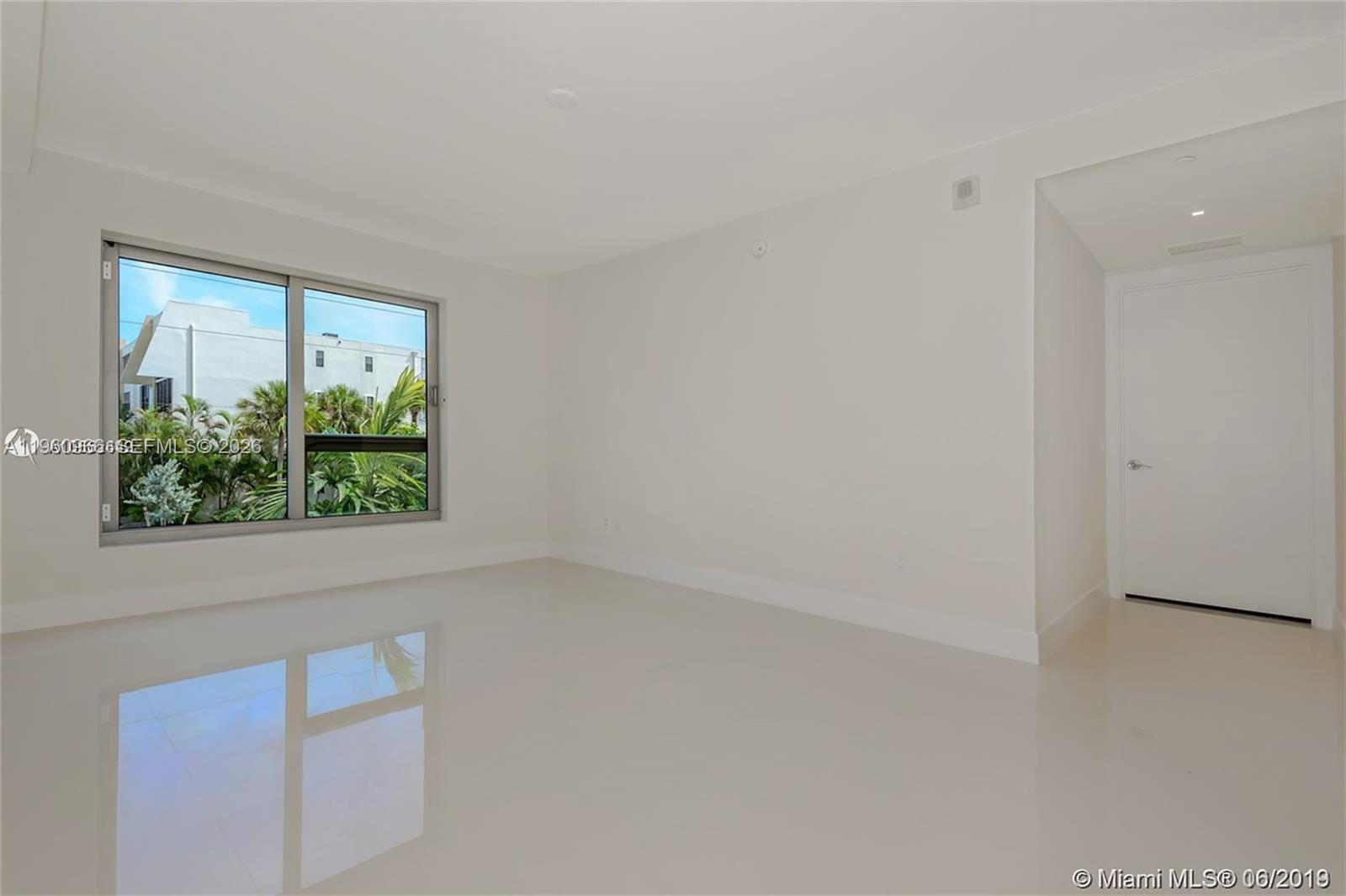 2960 NE 207th St # 102 Unit: TS-102