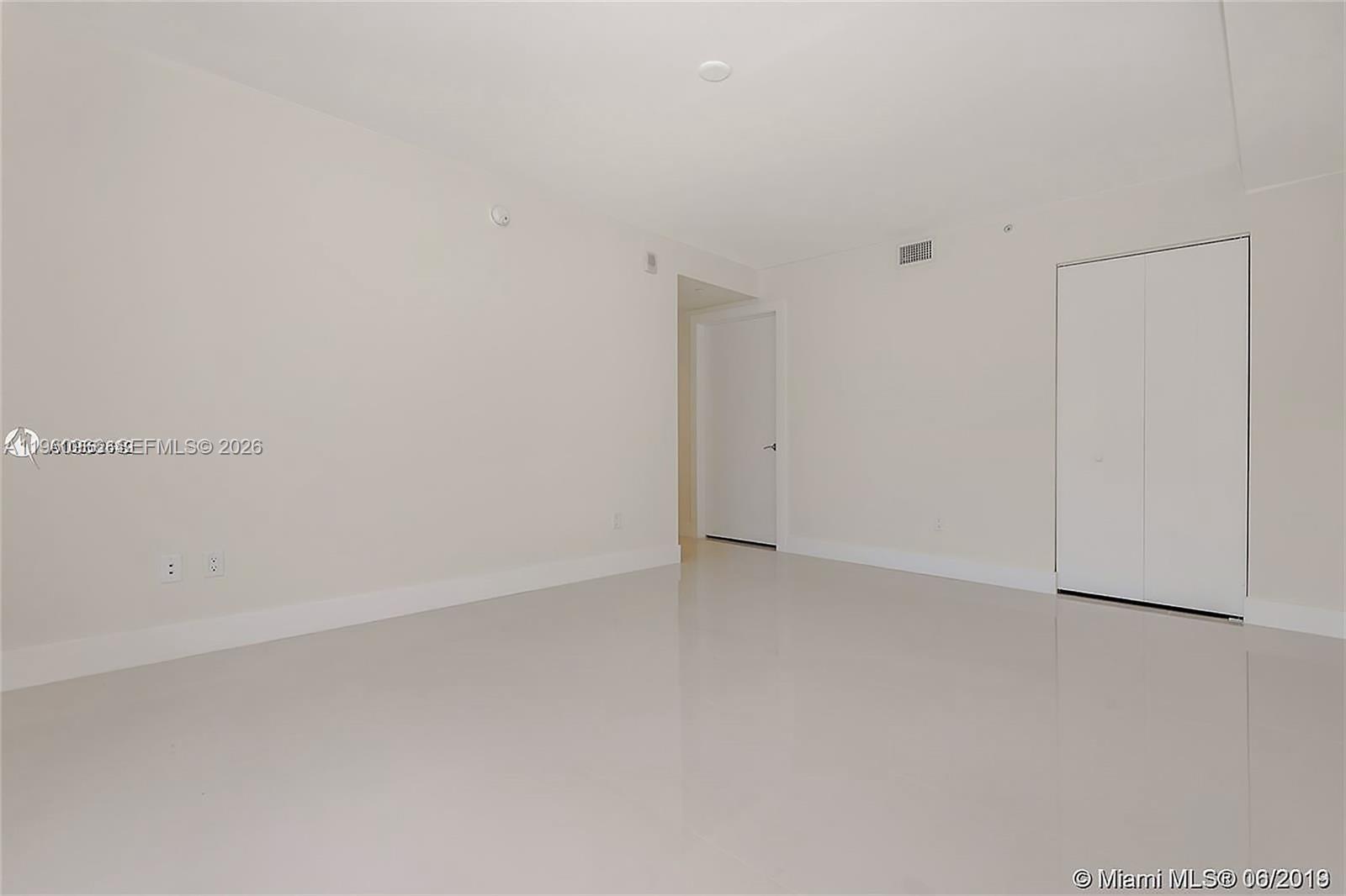 2960 NE 207th St # 102 Unit: TS-102