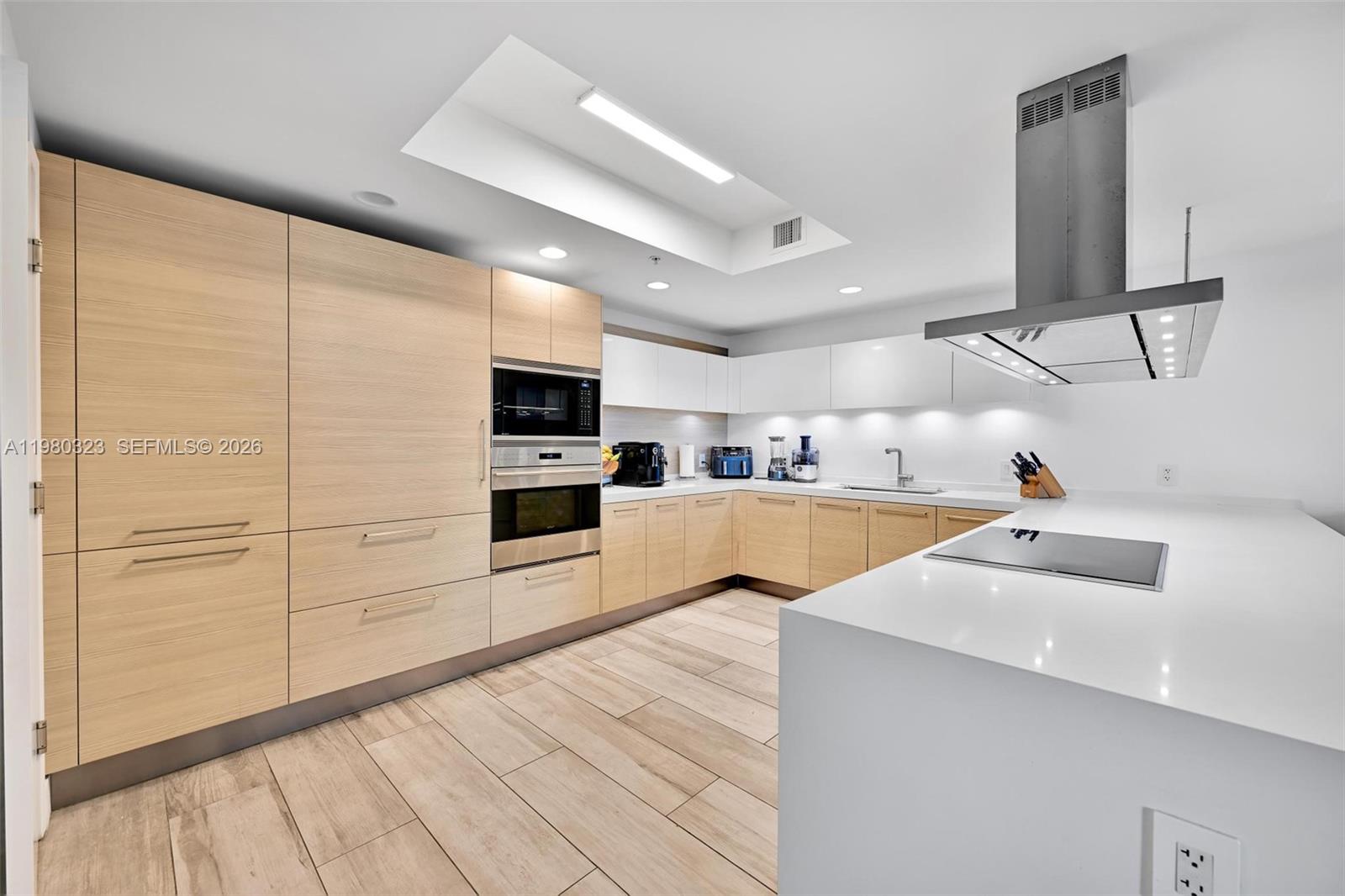 17111 Biscayne Blvd # 207