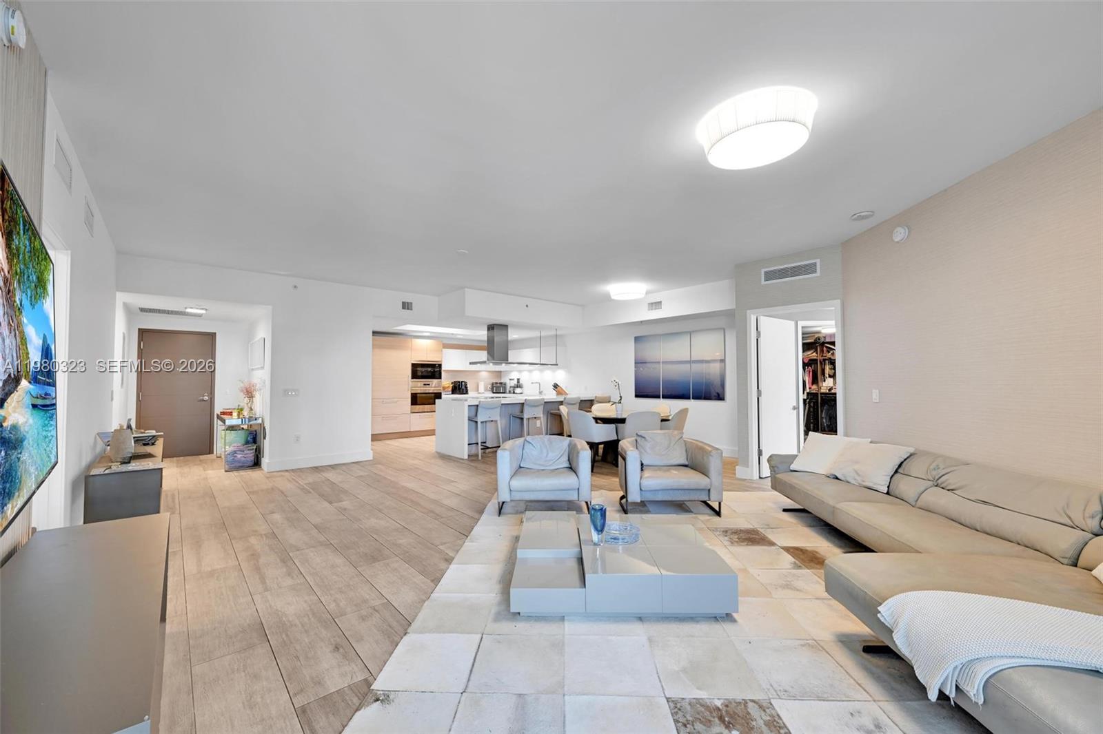 17111 Biscayne Blvd # 207