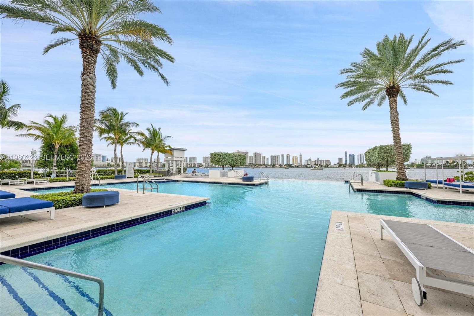 17111 Biscayne Blvd # 207