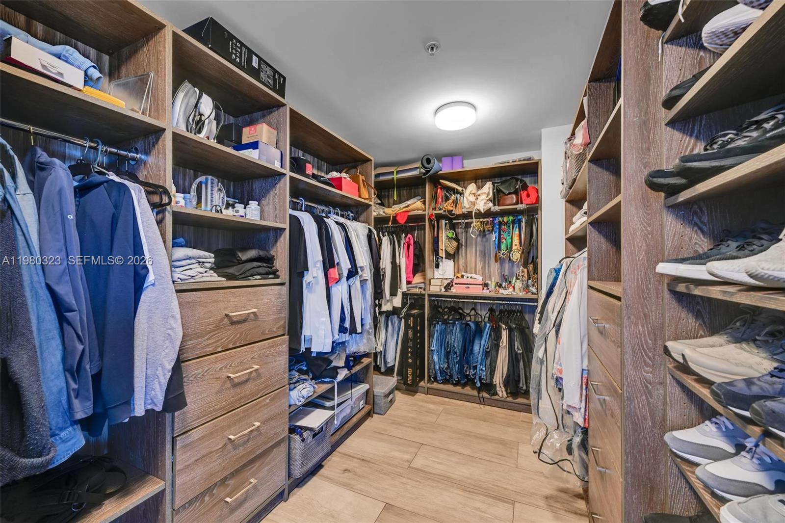 17111 Biscayne Blvd # 207