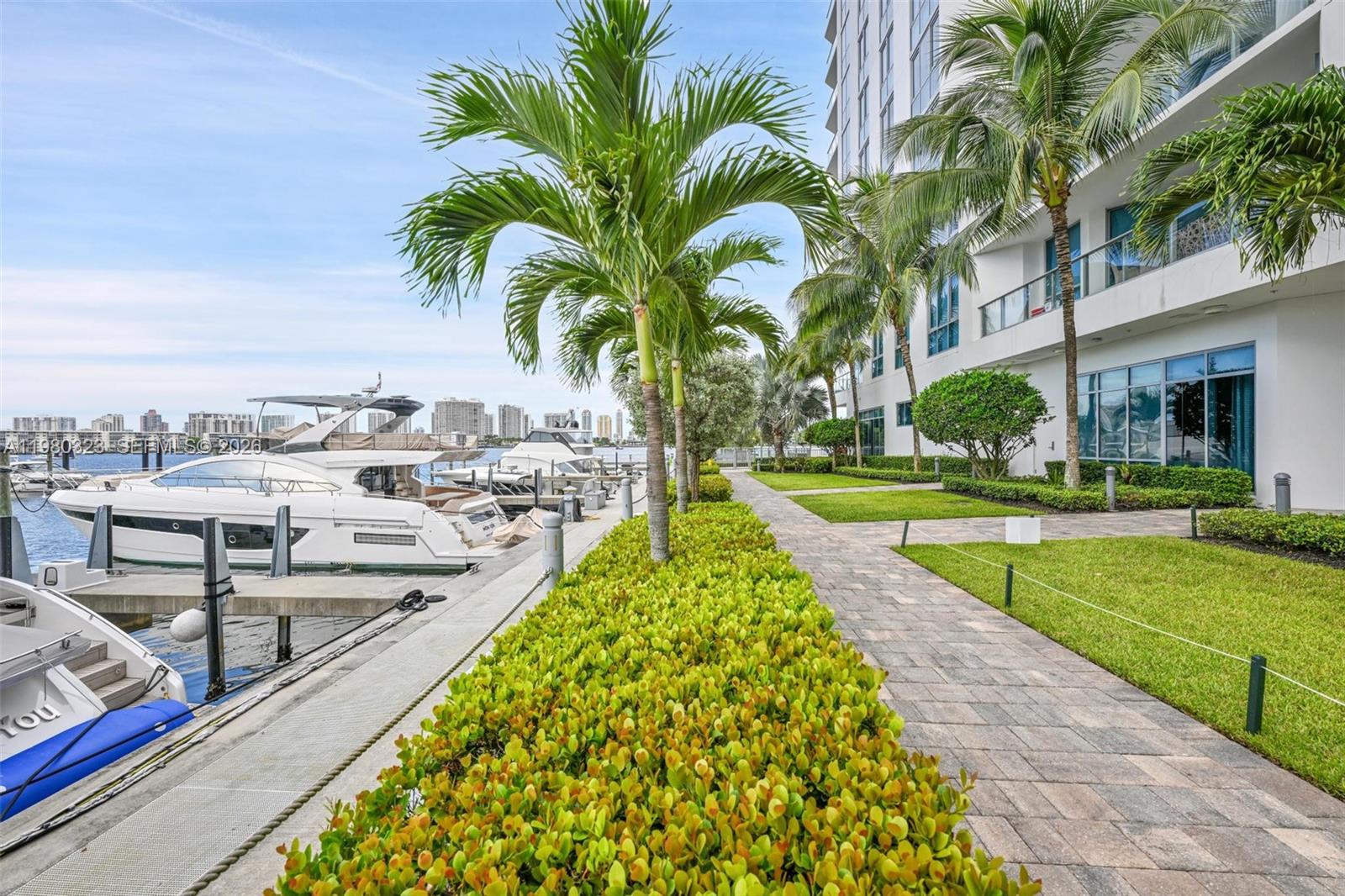 17111 Biscayne Blvd # 207