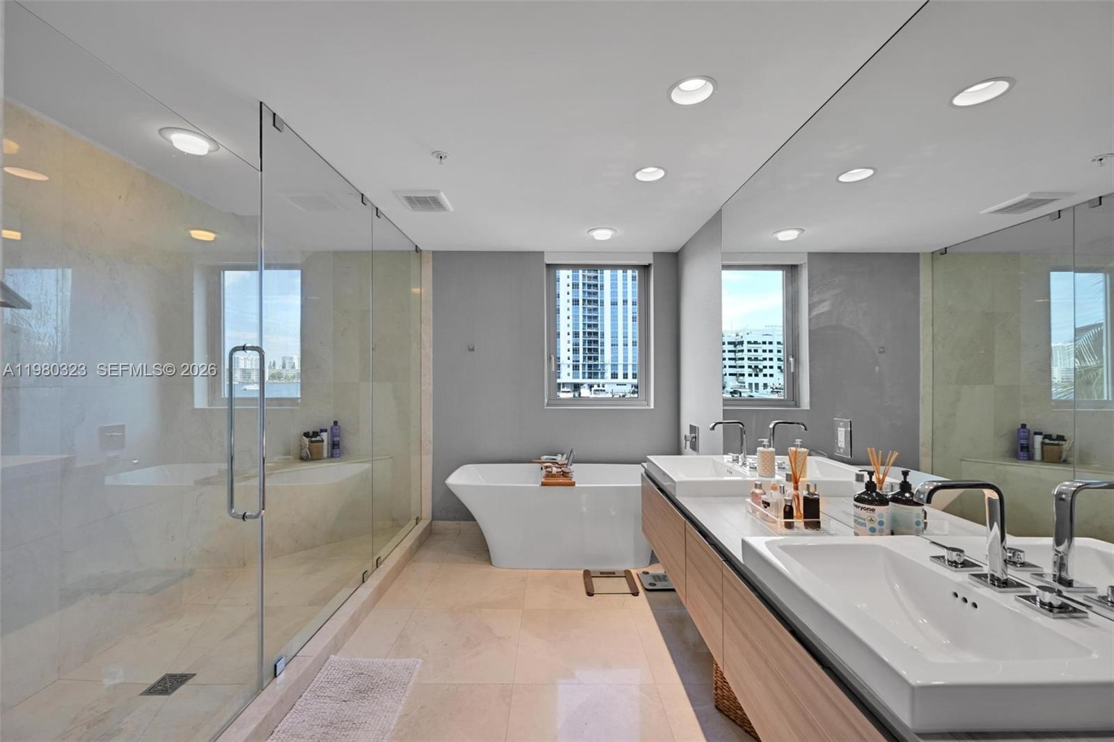 17111 Biscayne Blvd # 207