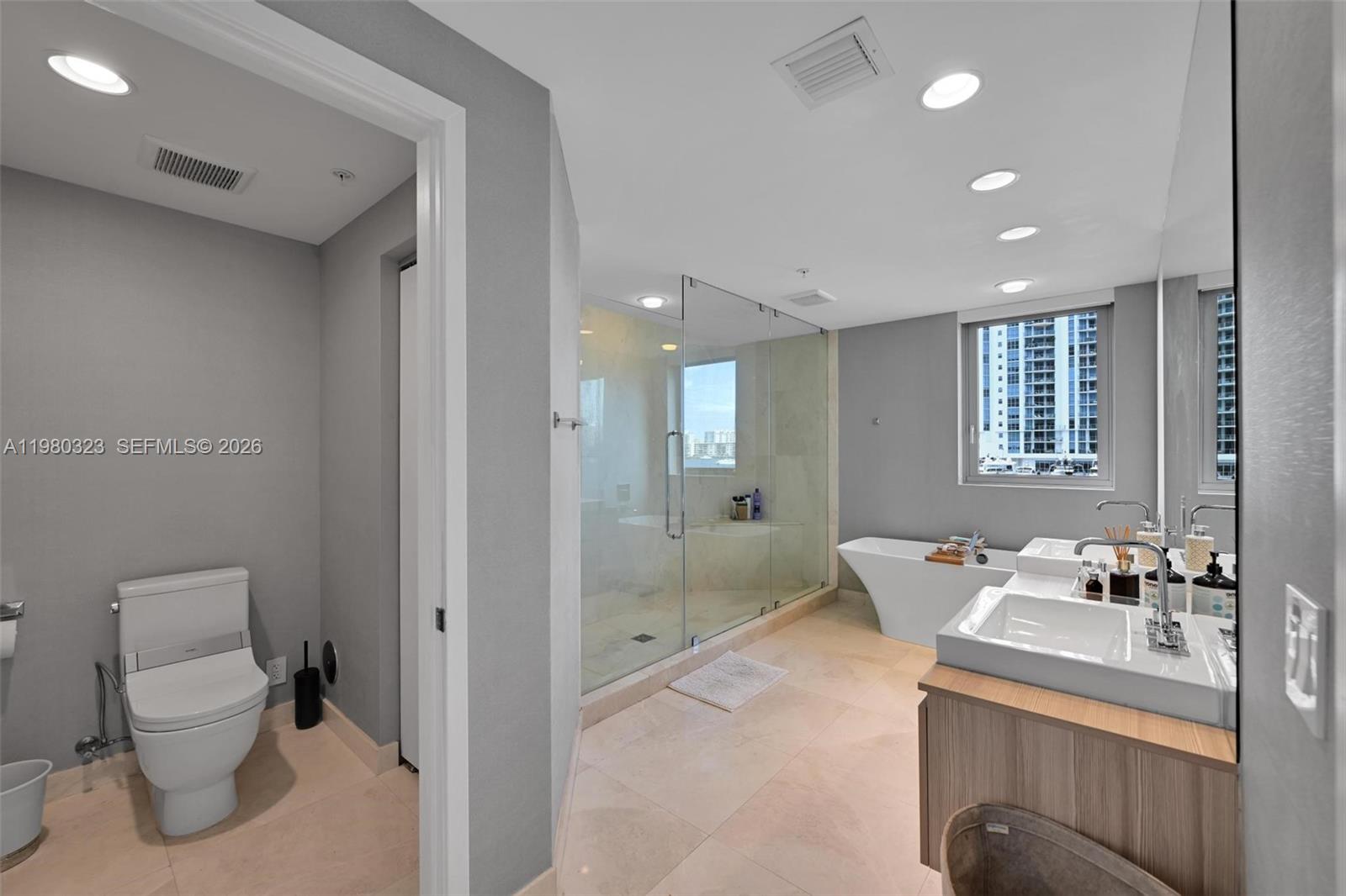 17111 Biscayne Blvd # 207