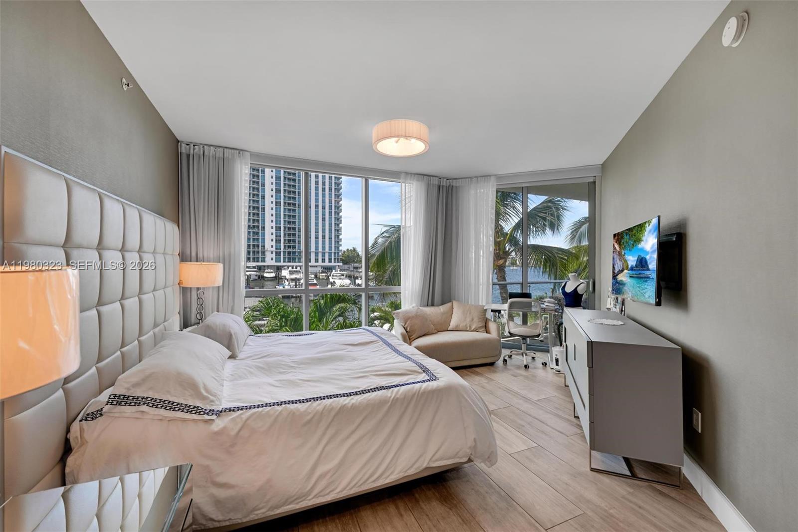17111 Biscayne Blvd # 207