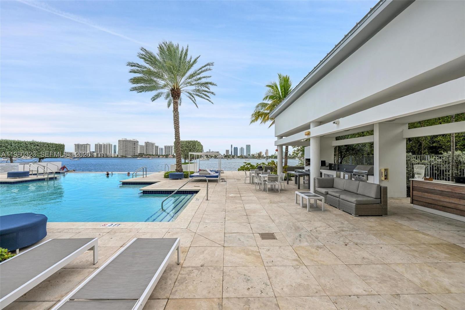 17111 Biscayne Blvd # 207