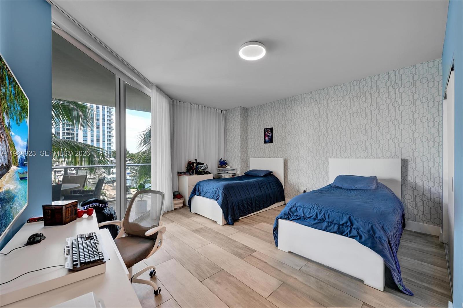 17111 Biscayne Blvd # 207