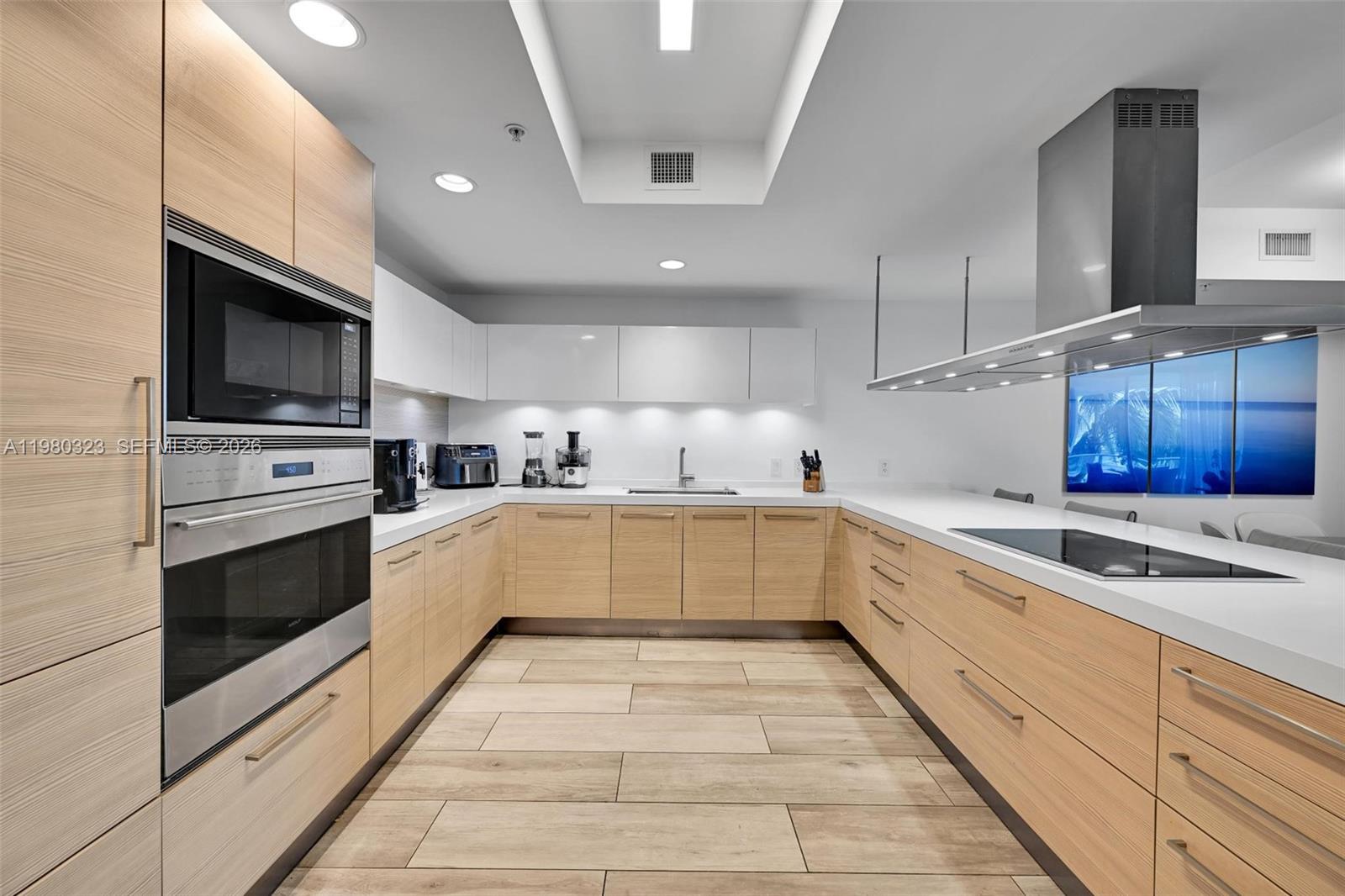 17111 Biscayne Blvd # 207
