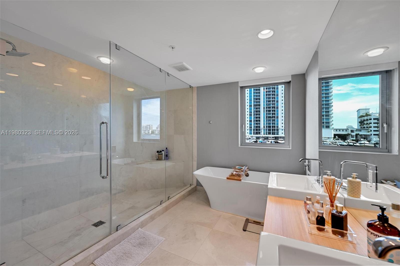 17111 Biscayne Blvd # 207