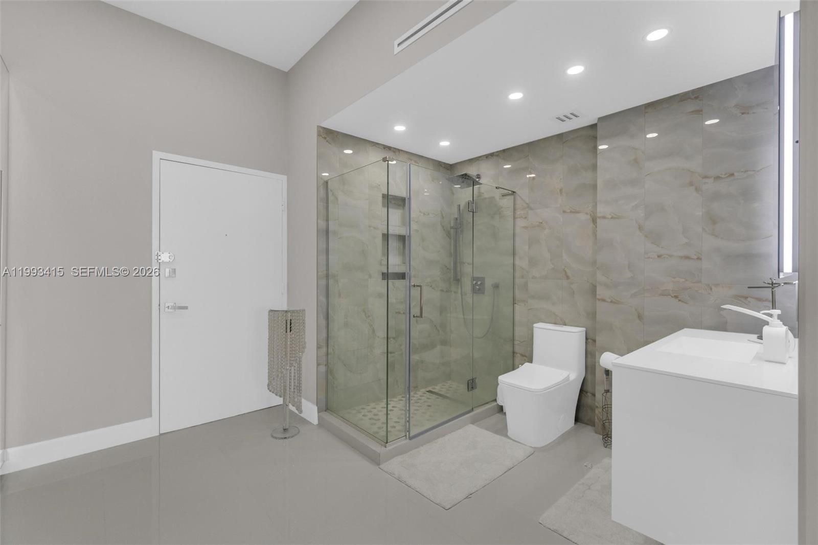 18011 Biscayne Blvd Unit: PH04