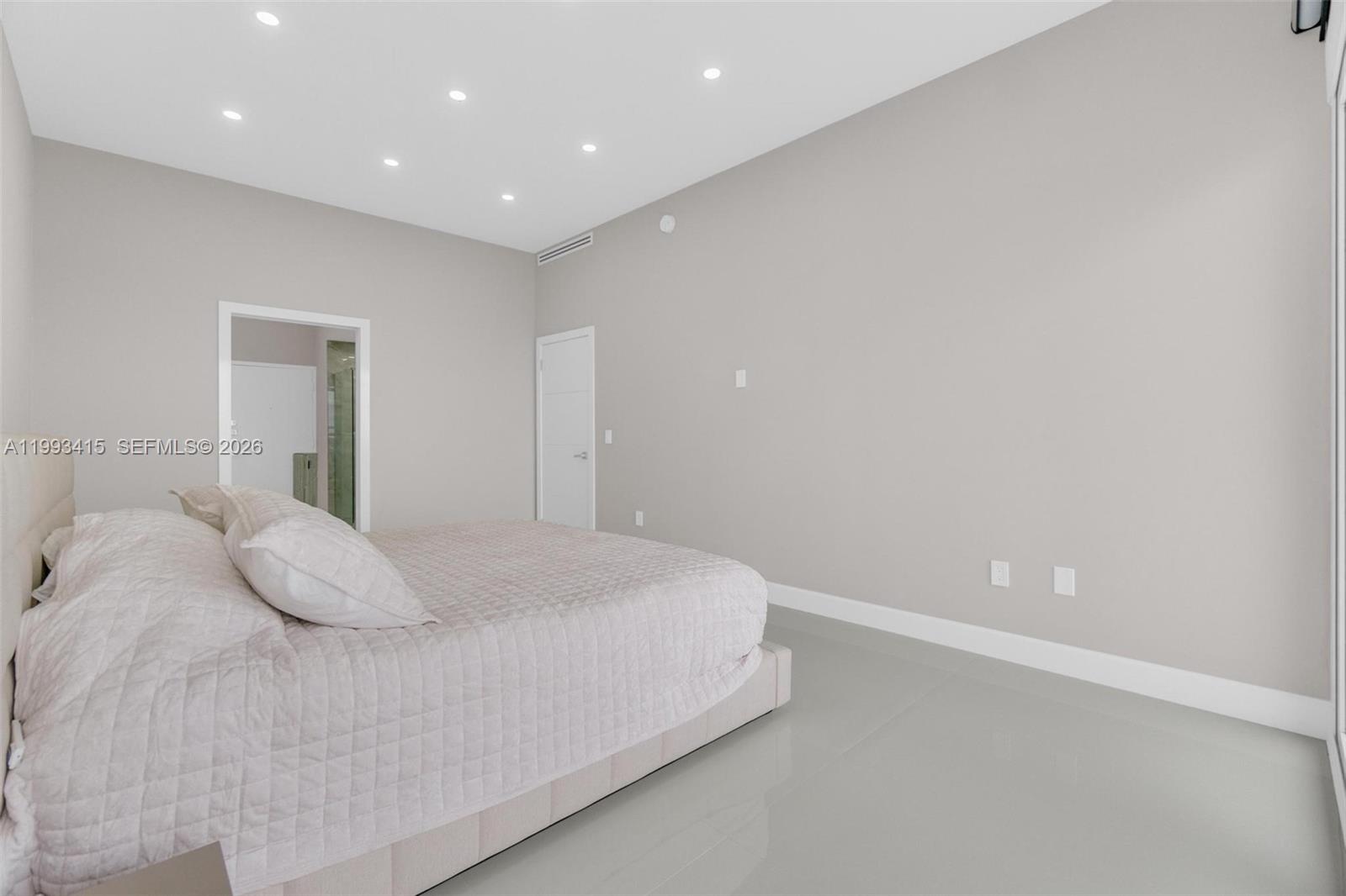 18011 Biscayne Blvd Unit: PH04