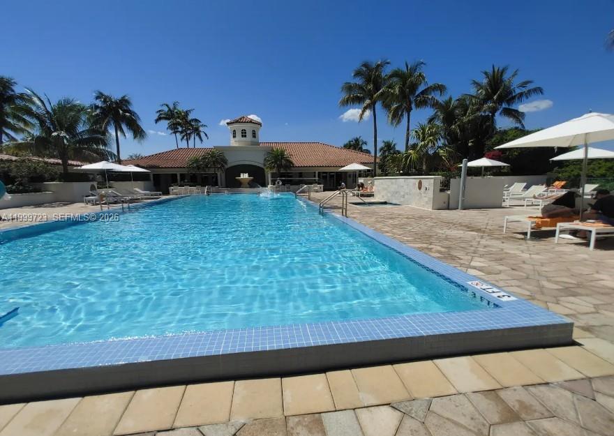 20000 E Country Club Dr # 201