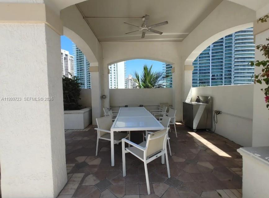 20000 E Country Club Dr # 201