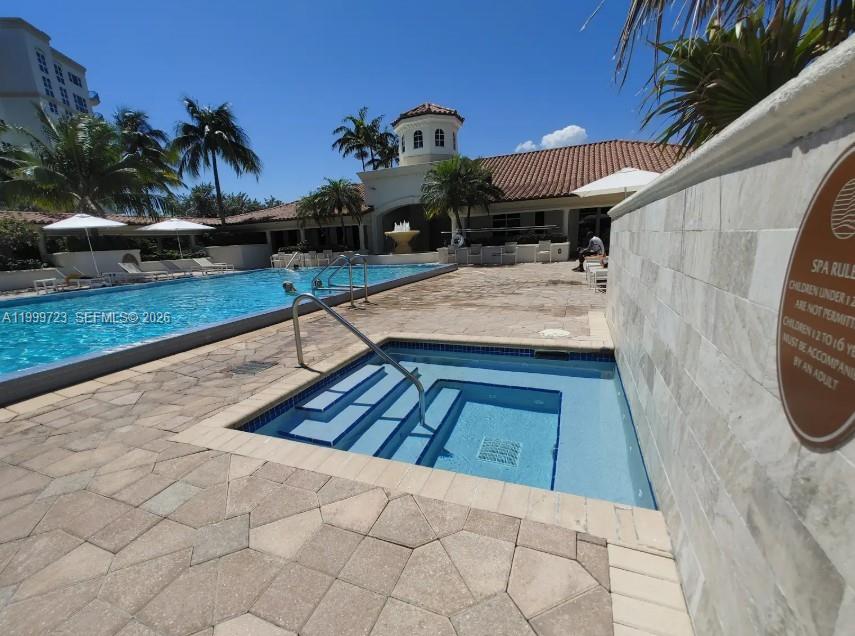 20000 E Country Club Dr # 201