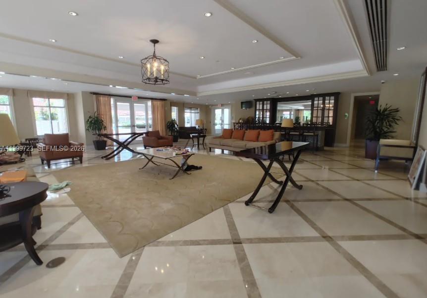 20000 E Country Club Dr # 201