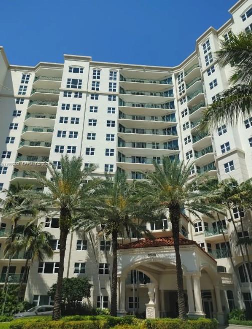 20000 E Country Club Dr # 201