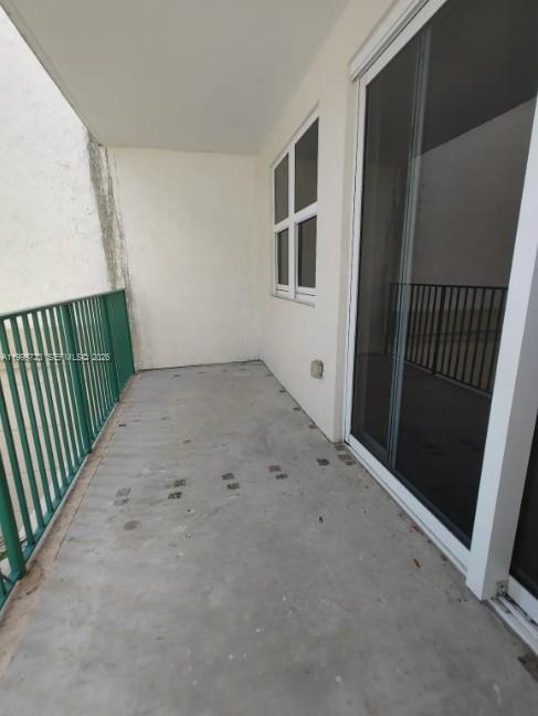 20000 E Country Club Dr # 201