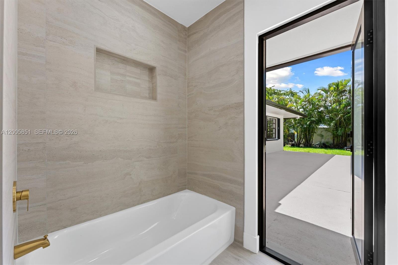 401 SW 63rd Ter