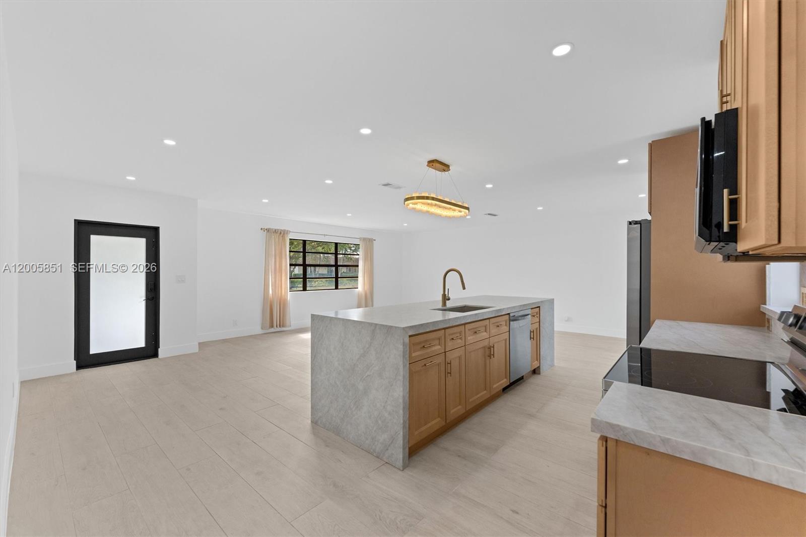401 SW 63rd Ter