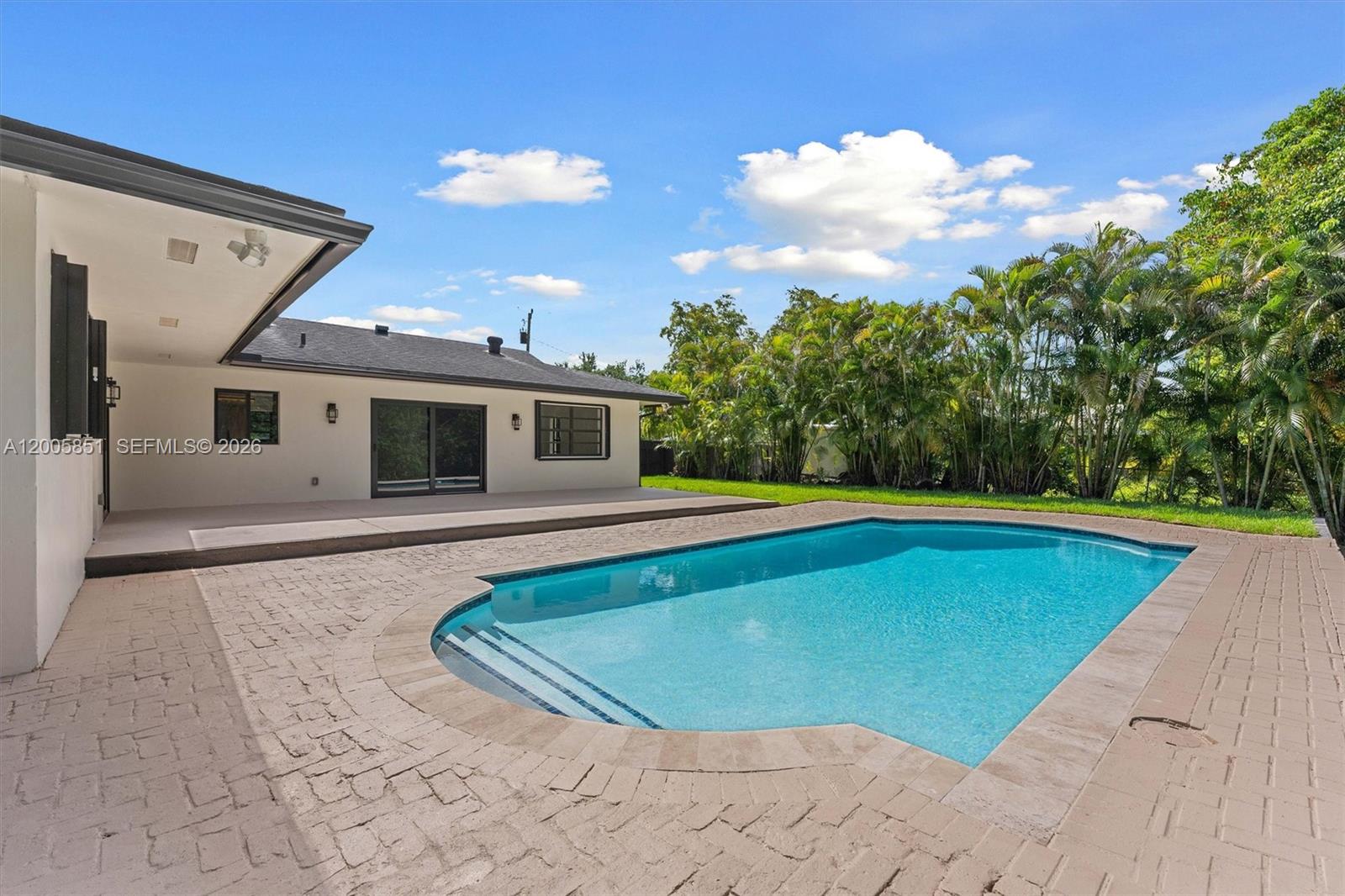 401 SW 63rd Ter