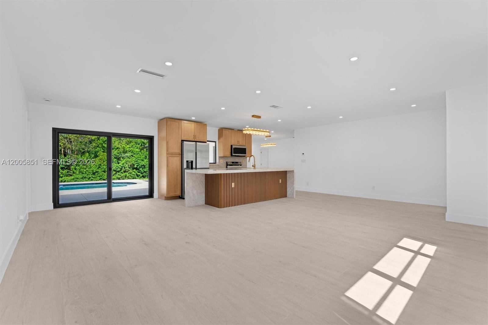 401 SW 63rd Ter