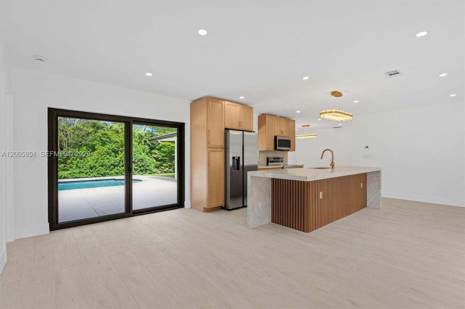 401 SW 63rd Ter