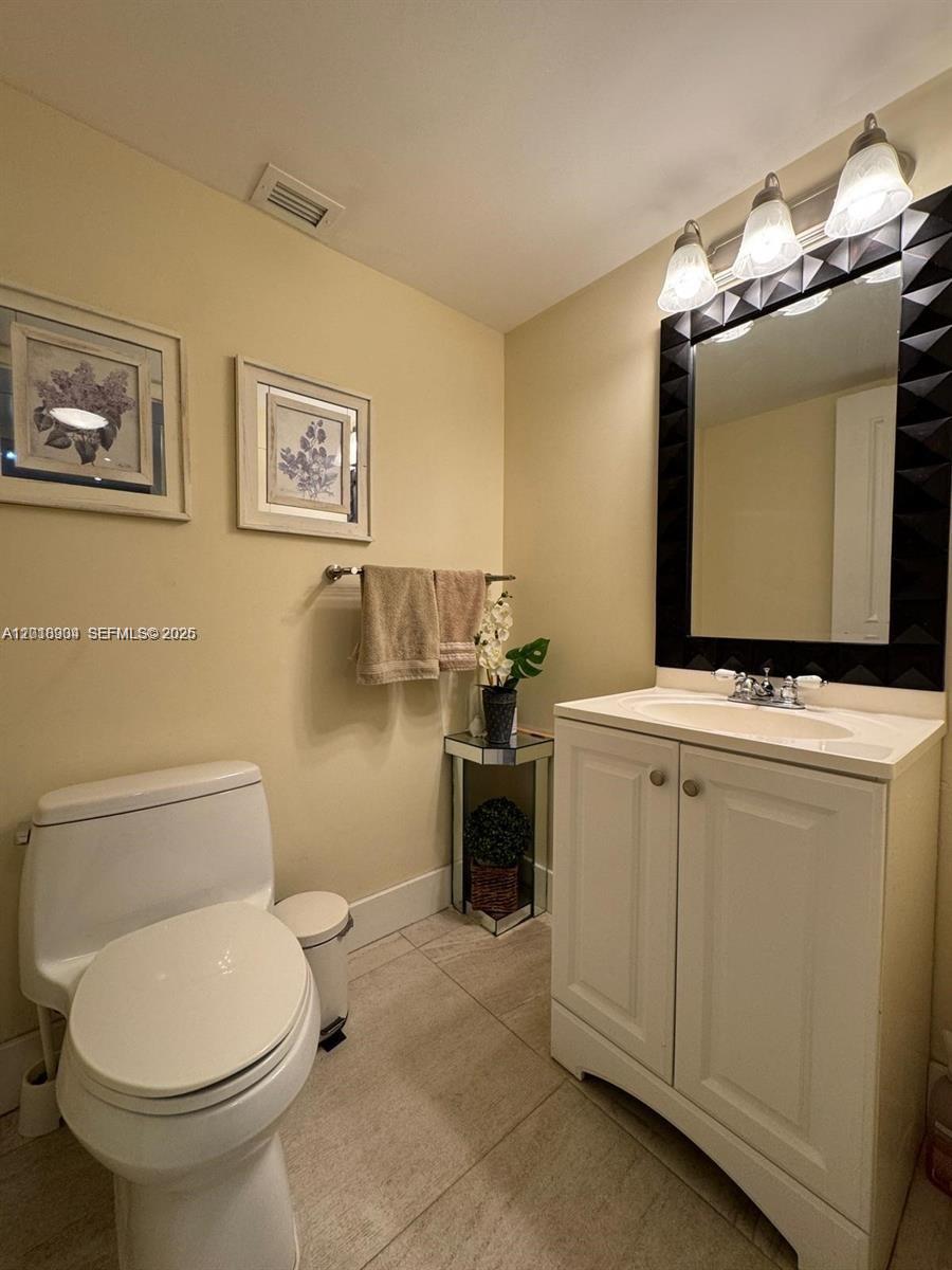 3800 S Ocean Dr # 1423