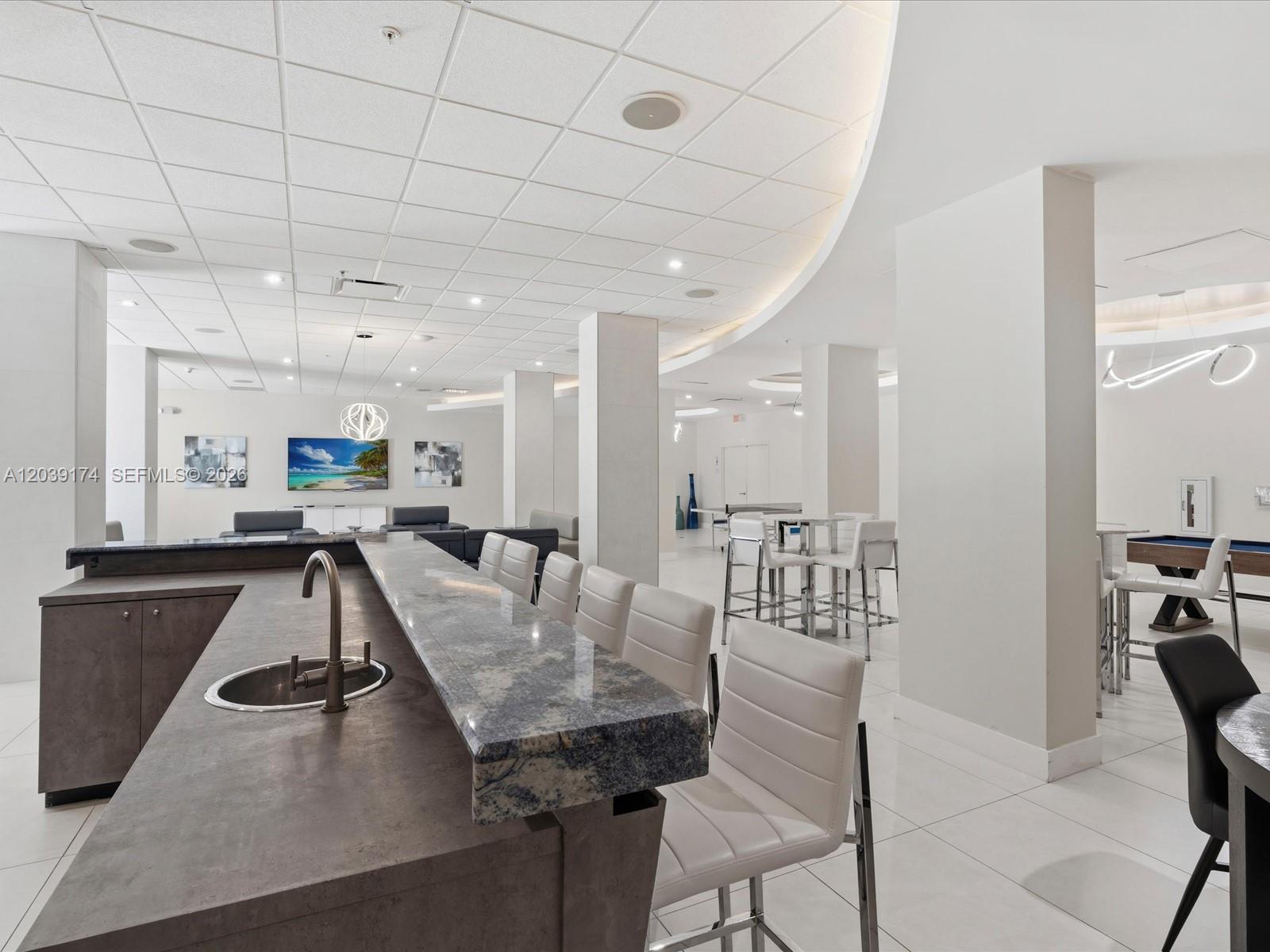 3000 S Ocean Dr # 718