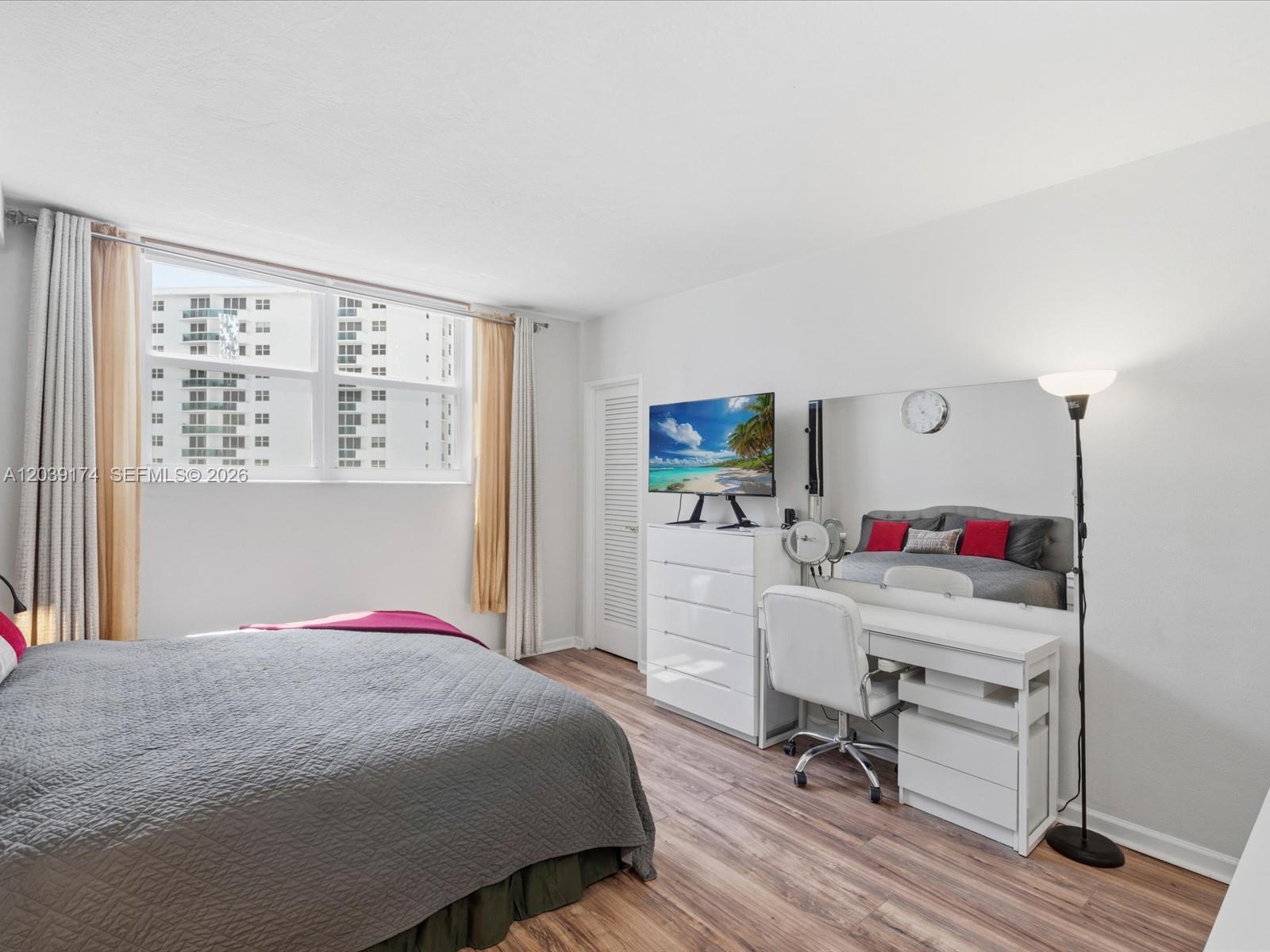 3000 S Ocean Dr # 718